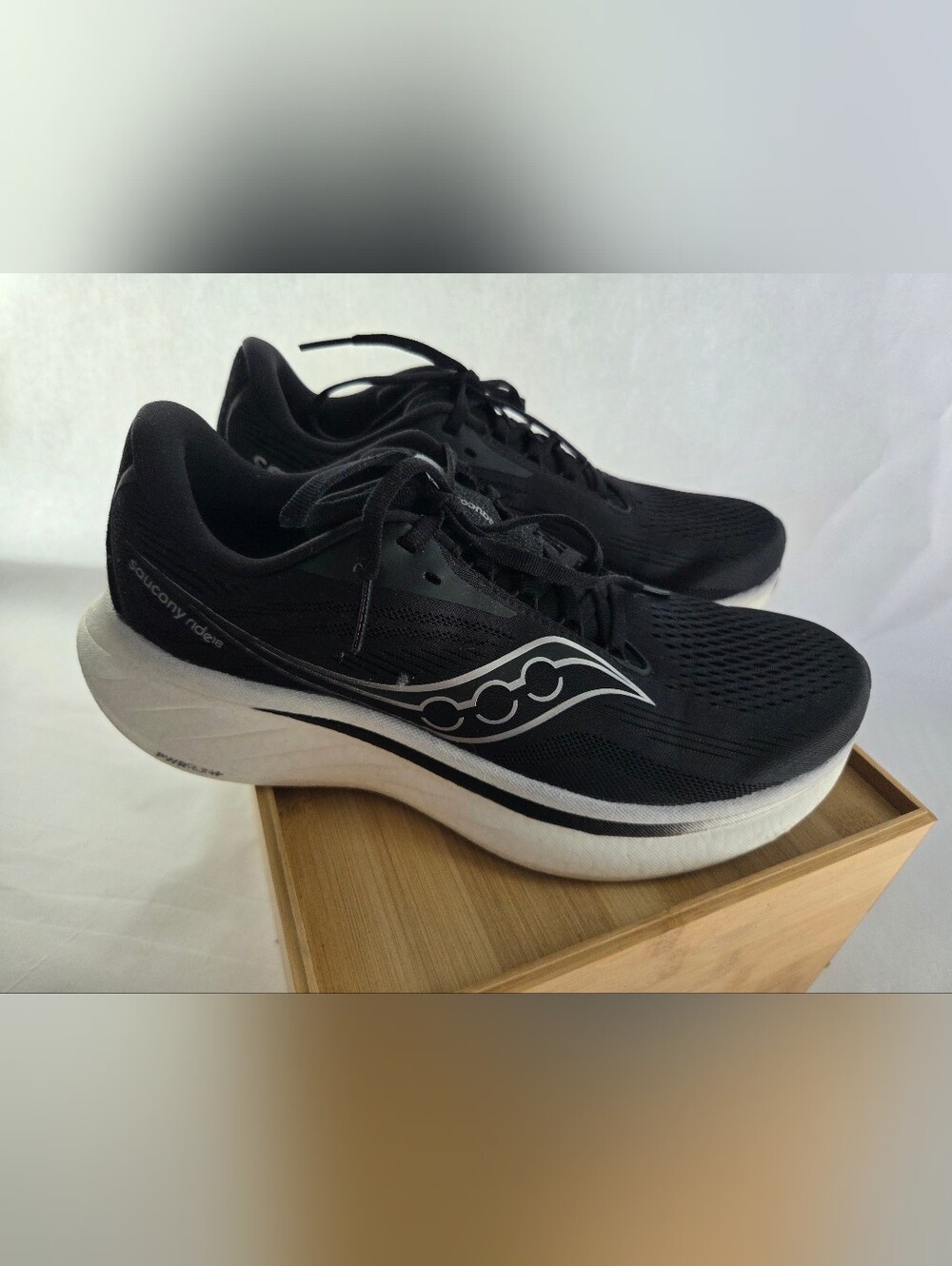 Saucony Women's Black Running Shoes Size 10